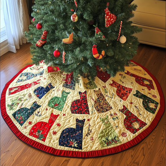 Playful Cat Quilted Tree Skirt GFTONL407