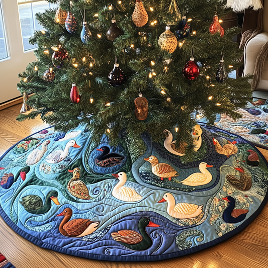 Farmhouse Duck Quilted Tree Skirt GFTOTL1483